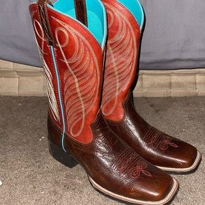 Not in original box never worn before size 9 womens cowgirl boots brown & red